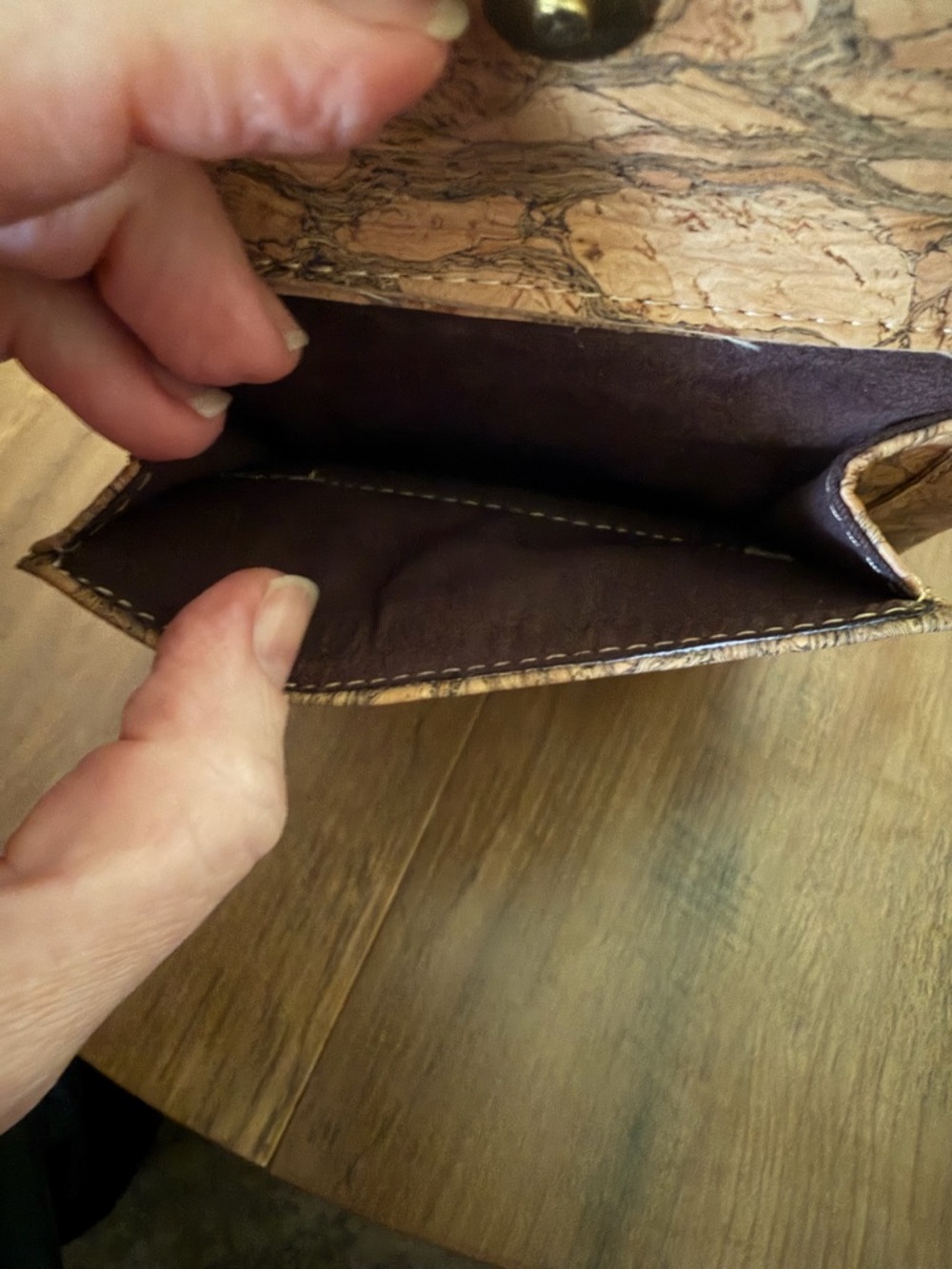 Women’s Eco Cork Crossbody Bag - Picture 4 of 5